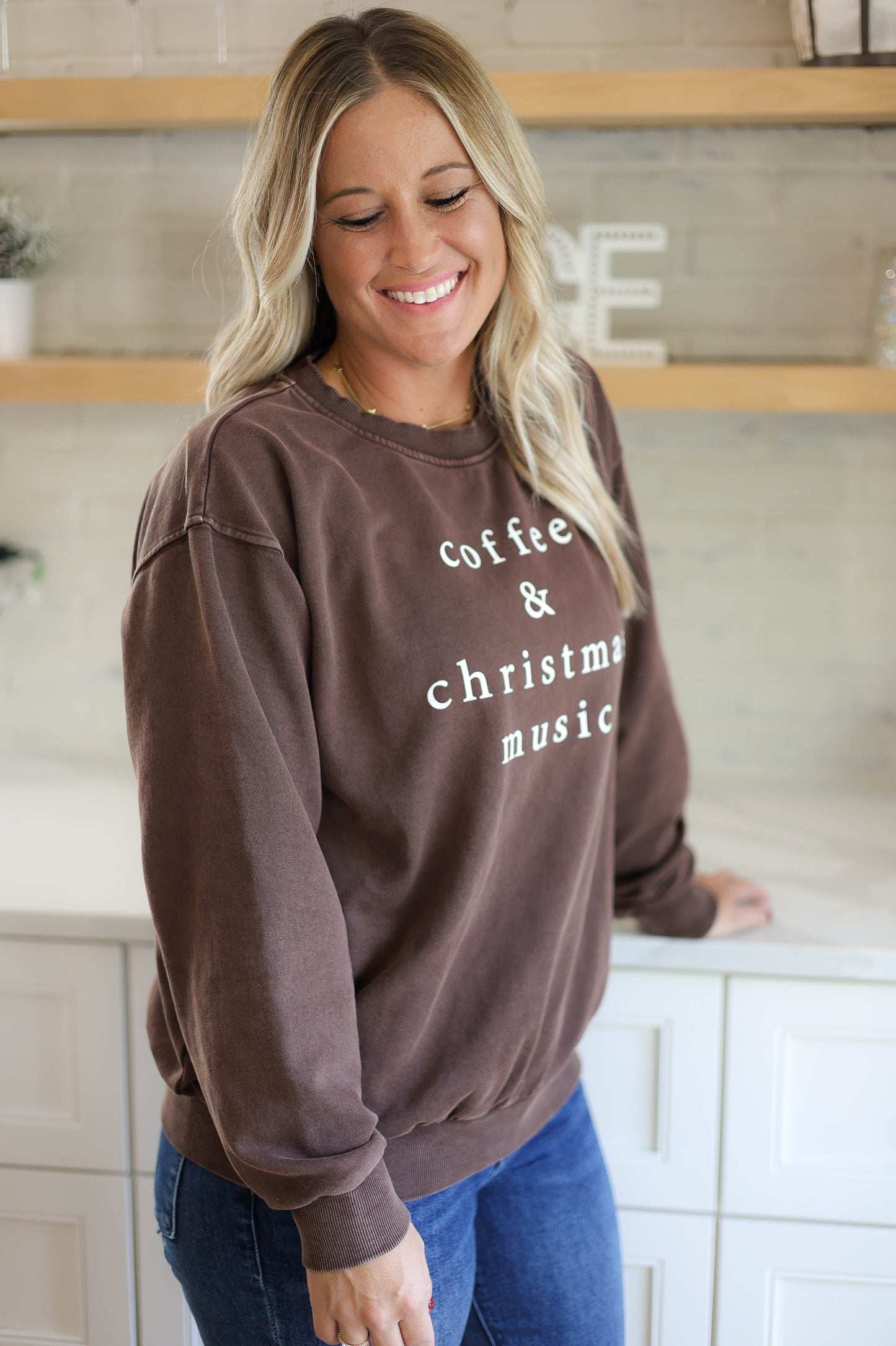 Coffee & Christmas Music Sweatshirt [mineral brown]