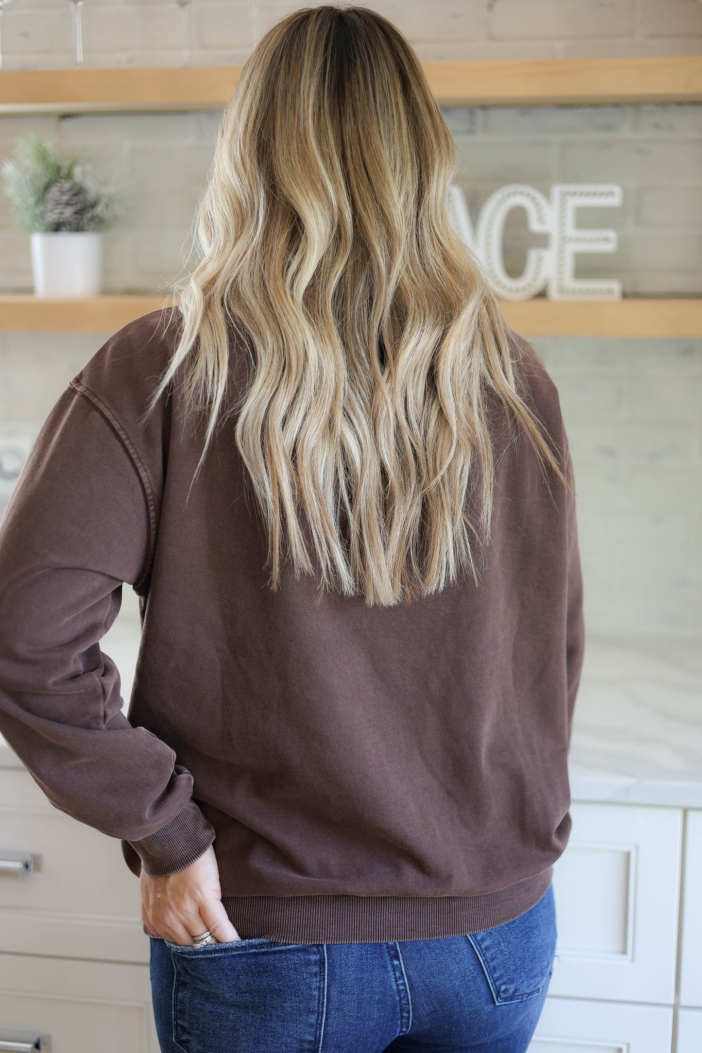 Coffee & Christmas Music Sweatshirt [mineral brown]