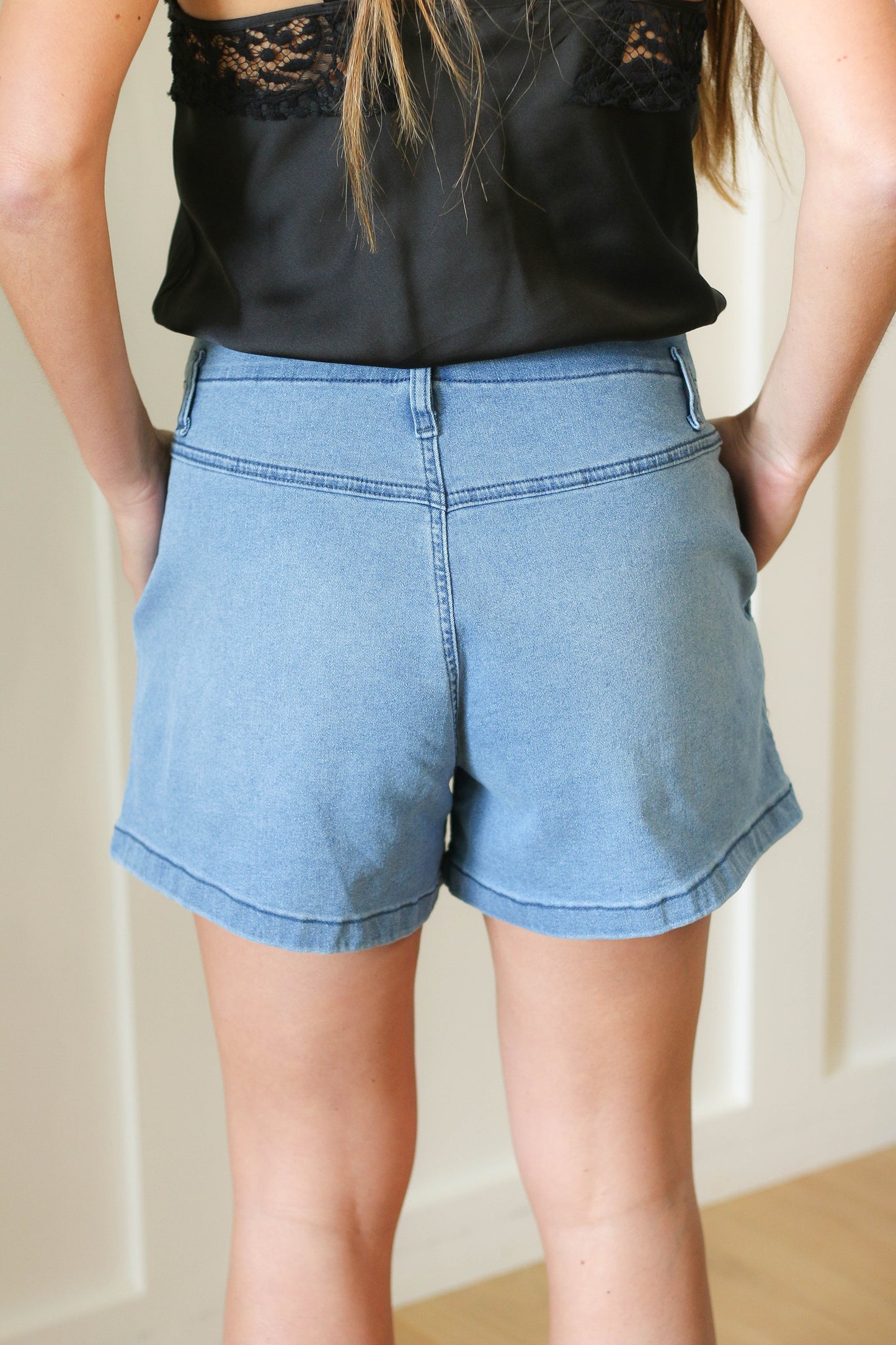 On the Edge Shorts [denim]