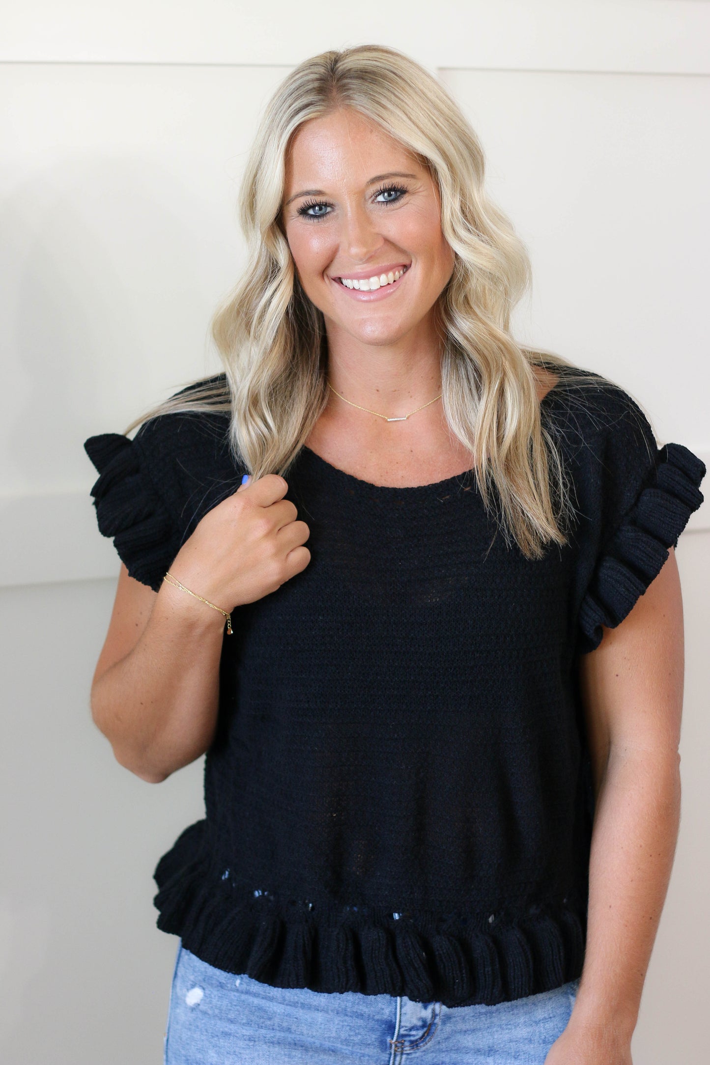 All the Ruffles Knit Top [black]