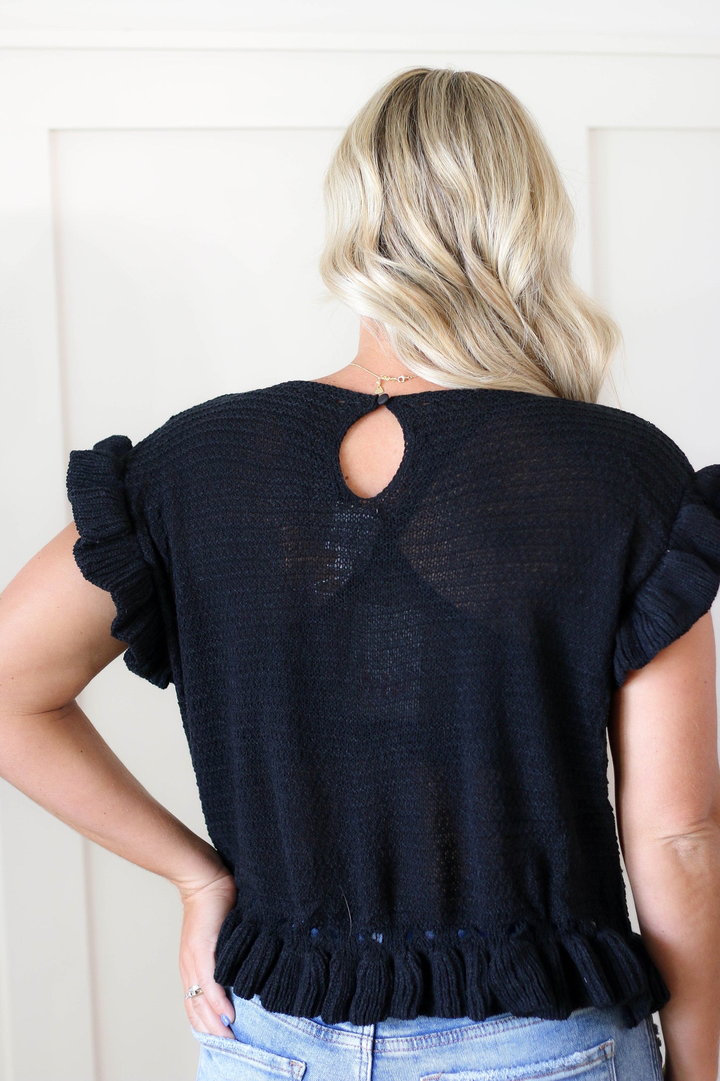 All the Ruffles Knit Top [black]