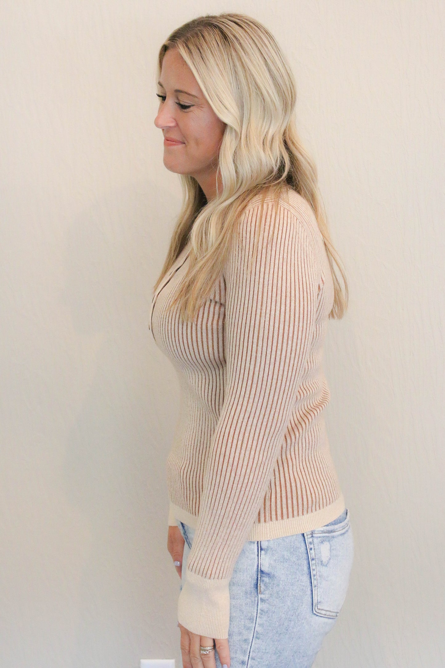 Coffee Run Cutie Henley Top [taupe]