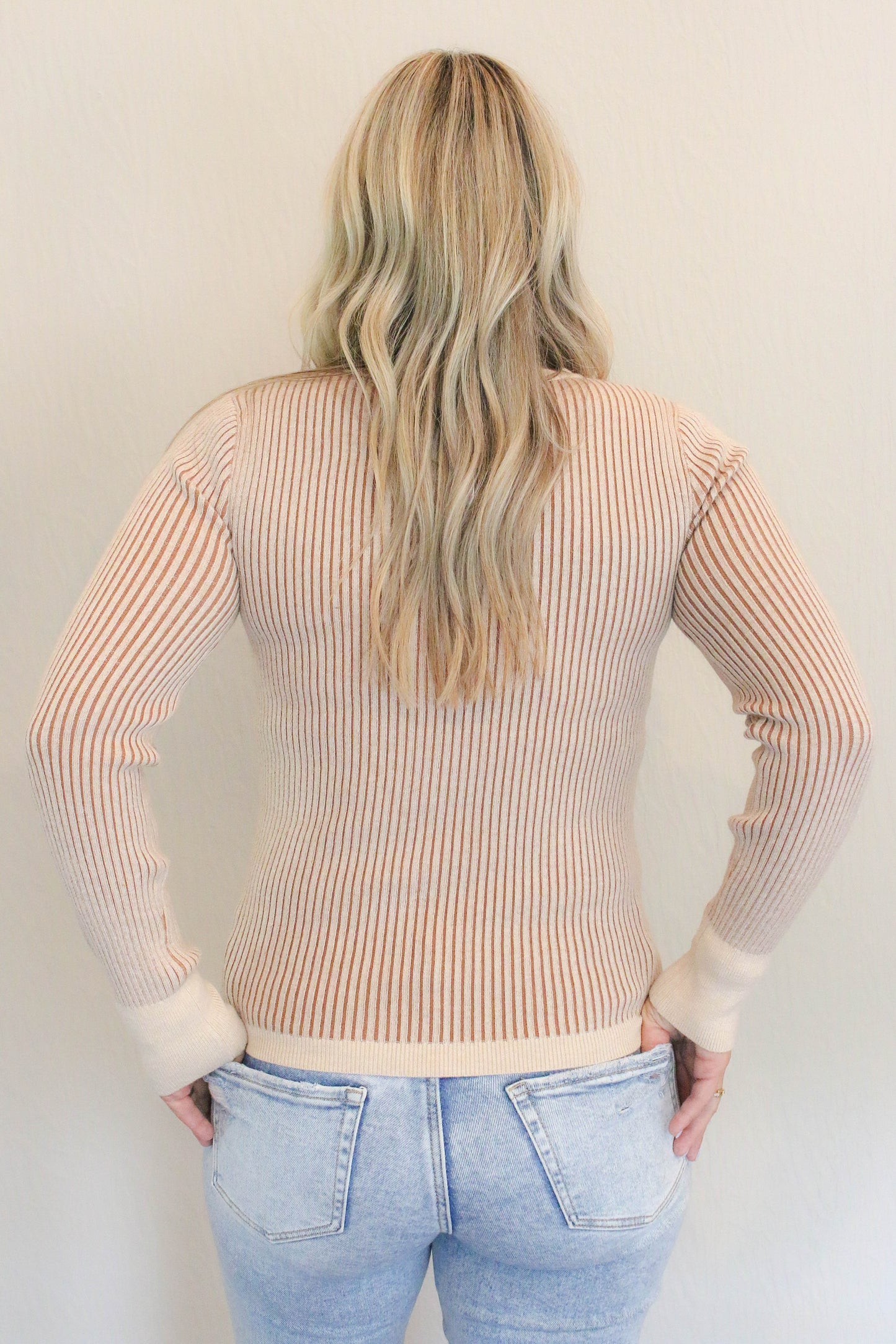 Coffee Run Cutie Henley Top [taupe]